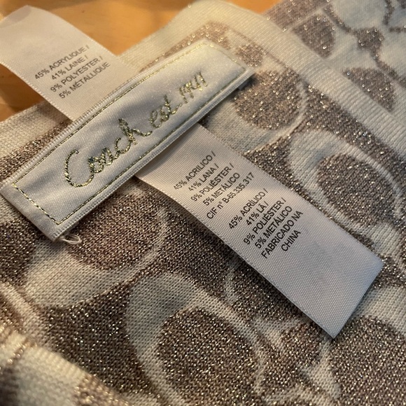 Couch BUNDLE!  2 winter scarves, 1 silk for hair/bag…. Gld/Prpl and Blk/wht. - Picture 8 of 9